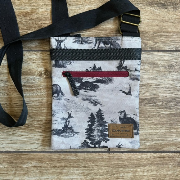 DaKine Jive Crossbody Shoulder Purse Bag Pattern Adjustable Strap Jackalope - Picture 4 of 13